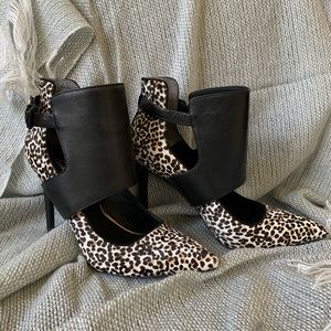 Kenneth Cole New York Bonnet Ankle Cuff Pump